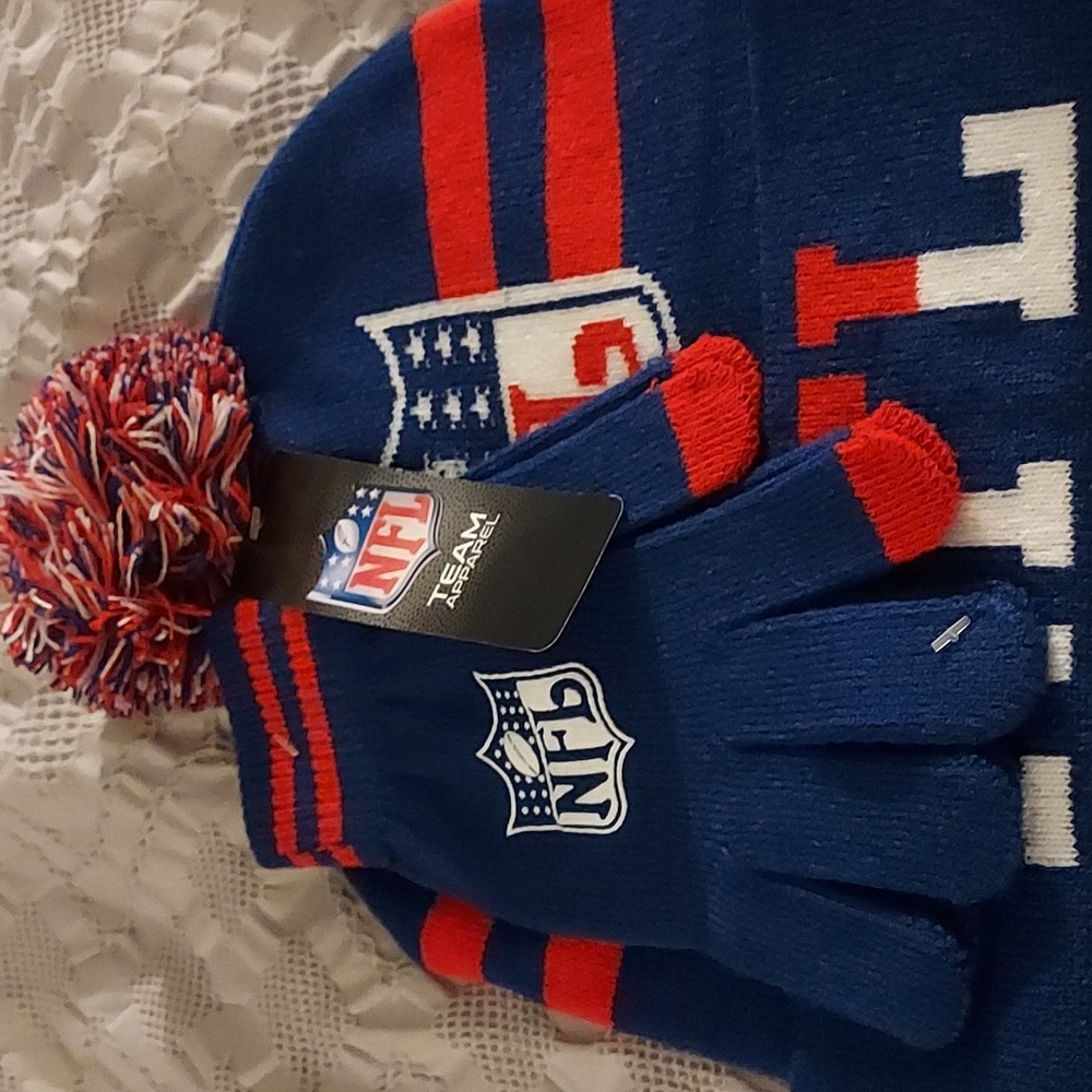 NWT OFFICIAL NFL HAT/GLOVE SET